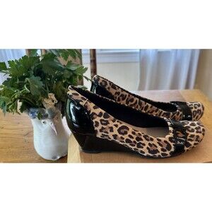 Clarks Women’s Comfort Shoe Leopard Wedge Size 7 New